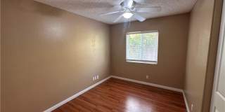 1299 Dogwood Gallery 28