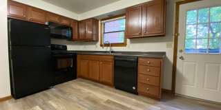 Lovely 2 Bedroom Townhouse with Private Patio, Off-Street Parking  MORE! Call Today!! Gallery 1