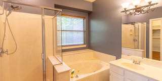 4 bedroom, 2 bathroom home in South Austin! 4 bedroom, 2 bathroom home in South Austin! Gallery 30