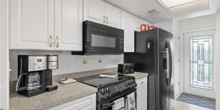 102 SE 40th Street Gallery 37