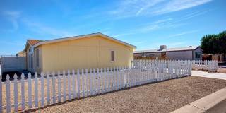 Nice 3 bed 2 bath modular home in East Mesa! Gallery 1