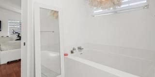 569 E Ave Gallery 27