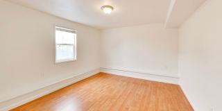 Bright Corner Home with Family Room, Yard & Laundry in Prime Sunset Location! Gallery 28