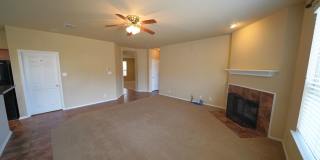Spacious Home in Cibolo with 3 Car Garage! Realor Commission: $750 Gallery 14