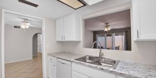 Modern Updated Tempe Townhome Near ASU & Downtown with Resort-Style Amenities Gallery 19