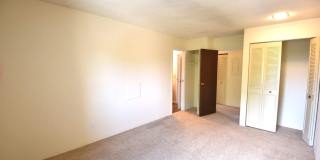 SHORT TERM RENTAL FOR SPRING 2026! 3 Bedroom, 2 Bathroom Penthouse Condo Gallery 8