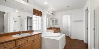 Gorgeous 4 Bedroom Home with Pool, Spa, and Abundant Space in Gated Community Gallery 14