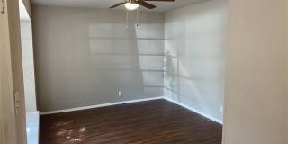 Very Large 2/2.5 Townhome with covered parking Gallery 5