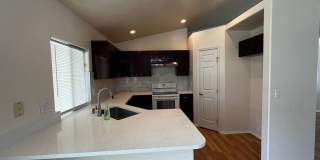 11283 Glen Ellyn | Hardwood Floors, Oversized Covered Patio, Centrally Located! Gallery 5
