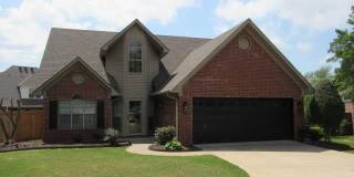 100 Bedford Circle Gallery 1