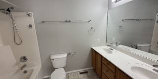 1100 Henry St Gallery 23