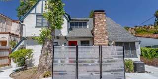 2628 N Beachwood Dr Gallery 1
