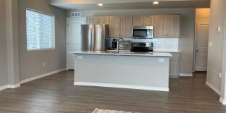 Beautiful Townhome in Townes At Woodmen Heights Gallery 3