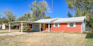 1900 N Mitchell Dr Gallery 1
