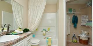 Avenue 33 Apartments Gallery 15