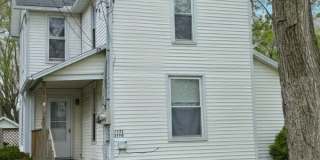 Lower 3 Bedroom 2 Bath Duplex in BG Gallery 1