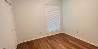 Beautiful Southside 3BR Home | Vaulted Ceilings | Fireplace | Refrigerator Included | Covered Patio Gallery 11