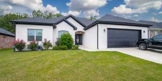 Fabulous Home in Miller's Glenn Gallery 3