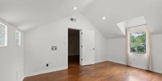 1940 Riverside Dr Gallery 16