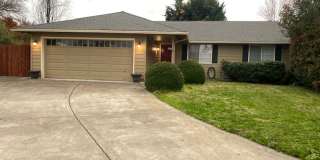 SINGLE LEVEL 3 BEDROOM LOCATED IN CULDESAC Gallery 1