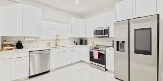 927 Southwest 18th Avenue Gallery 7