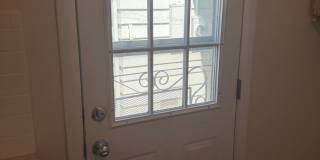 Beautifully updated 3-bedroom 1 bath duplex in Springfield! Gallery 31