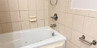 1246 QUEEN Street NE unit: 2 Gallery 14