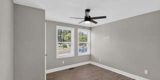 Charming 2BR Duplex in Oak Ridge Gallery 6