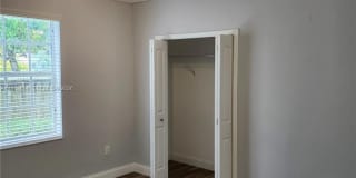 1023 SW 12th Ct Gallery 13