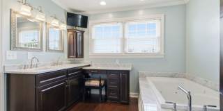 1 Month's Free Rent - 5 Bedroom Home Between 12 South and Oak Hill Gallery 19