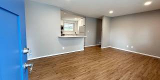 Charming 3BR Duplex in Aurora Gallery 1