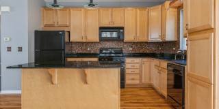 3238 N KILBOURN Avenue Gallery 4