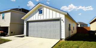 Stylish Move-In Ready Home in Rosillo Ranch, San Antonio, TX - Realtor Commission: $400 Gallery 6