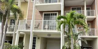 Waterfront townhome in Little Harbor Gallery 1
