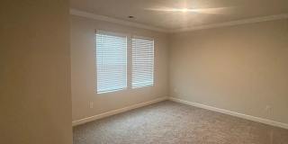 Room in 3 Bedroom Home at Memorial Pkwy Gallery 20
