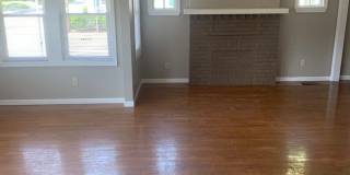 ***AVAILABLE AUGUST 2027*** 5 Bedroom 3 Bathrooms House Downtown Gallery 6
