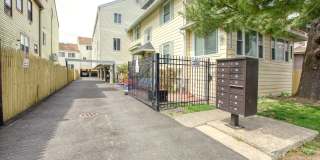Lovely 2 bed 1.5 bat Condo is quiet Stamford Neighborhood Gallery 20