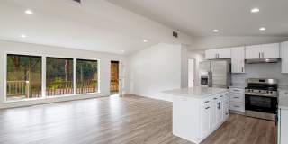 Large Open-Concept 4 Bedroom with Stunning Pond Views! Gallery 1