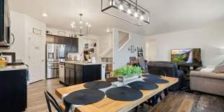 Beautiful 5 Bed Home in Raindance Gallery 16