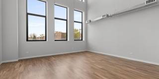 1900 W Lawrence Avenue Gallery 21