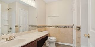 2346 ADAMS LAKE Boulevard Gallery 24