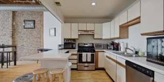 660 W Grand Gallery 5