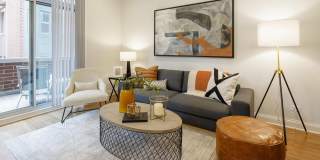 1031 W Monroe St Gallery 4