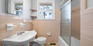3 Bedroom Pet Friendly Home For Rent! Gallery 21