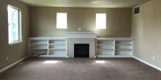 Beautiful Spacious 4BD/2.5BA Home Gallery 3