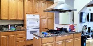 Huge 5 bed 3 bath unit located in Coolidge Corner by BU! Gallery 24