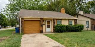 Coming Soon! 2 bed/1 bath! Gallery 1