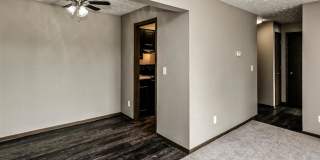 Edgewater Court Apartments Gallery 17
