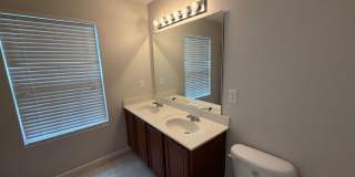 3 Bed 2.5 Bath Townhome in Brentwood Gallery 15