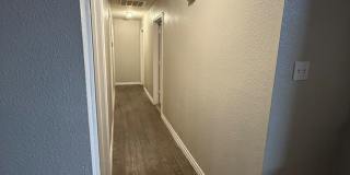 Spacious 3 bedroom / 3 bath duplex in convenient location Gallery 8